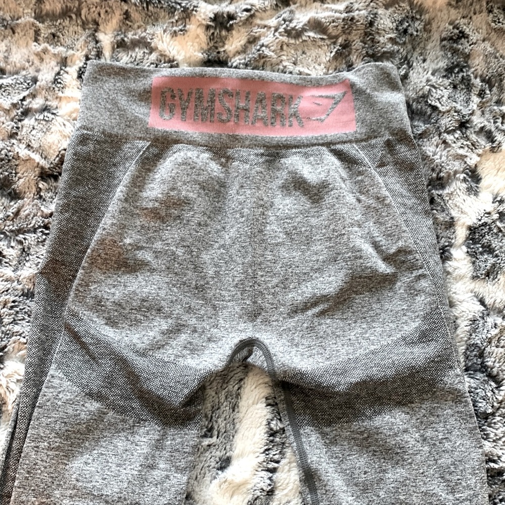 Gray & pink gym shark leggings